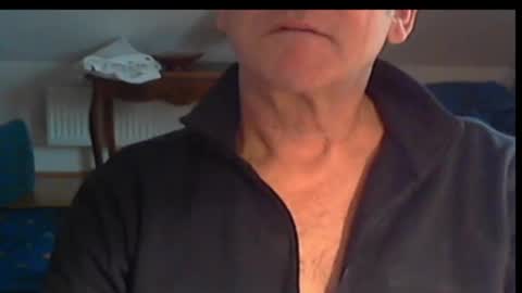 Snapshot of wuki123 chatting on February 12, 2:32 pm Wuki online show from February 12, 2:32 pm