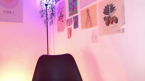 wyatt online show from December 5, 2:09 am