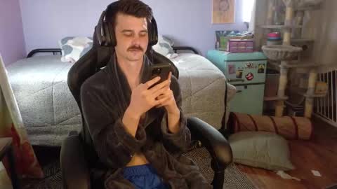 Wyatt online show from December 17, 5:08 pm