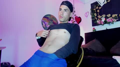 HERMES online show from February 3, 6:22 am