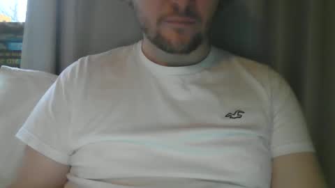 Snapshot of x_yes chatting on January 21, 10:34 am x_yes online show from January 21, 10:34 am