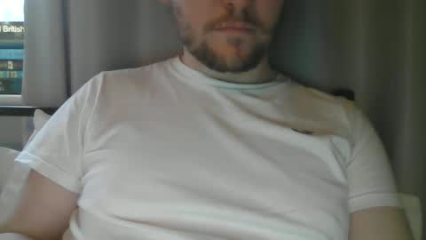 Snapshot of x_yes chatting on February 11, 10:48 am x_yes online show from February 11, 10:48 am