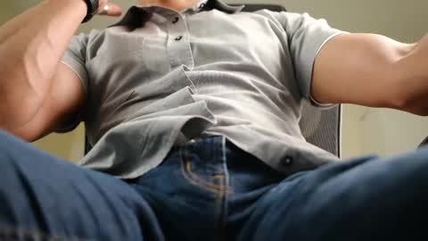 xavierloyd3 online show from September 23, 9:03 pm