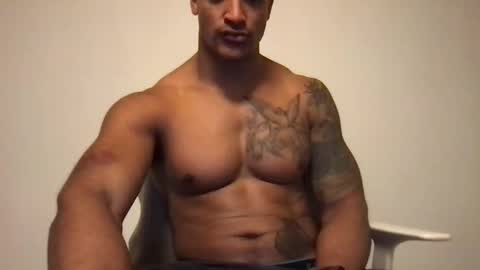 Snapshot of xavii31 chatting on February 19, 11:25 pm xavii31 online show from February 19, 11:25 pm