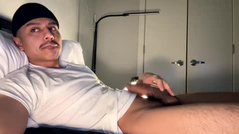 Snapshot of xmomentumx chatting on December 15, 3:09 pm xmomentumx online show from December 15, 3:09 pm