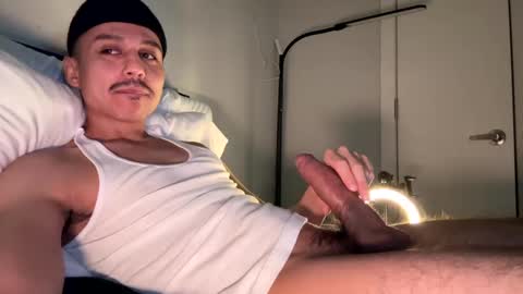 Snapshot of xmomentumx chatting on March 6, 4:30 am xmomentumx online show from March 6, 4:30 am