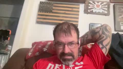 Snapshot of xmountainx chatting on December 11, 8:16 am Mountain online show from December 11, 8:16 am