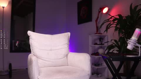 Snapshot of xomega_02 chatting on February 11, 3:08 am   online show from February 11, 3:08 am