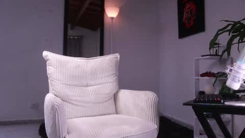 Snapshot of xomega_02 chatting on February 2, 8:30 pm   online show from February 2, 8:30 pm