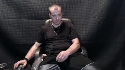 xxScubaStevexx online show from November 18, 9:57 am