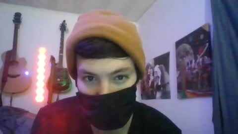 Snapshot of xxwhitefoxx chatting on September 21, 6:24 am David Fox online show from September 21, 6:24 am