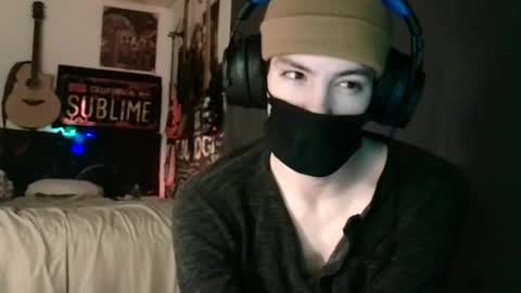 Snapshot of xxwhitefoxx chatting on March 6, 5:57 am David Fox online show from March 6, 5:57 am