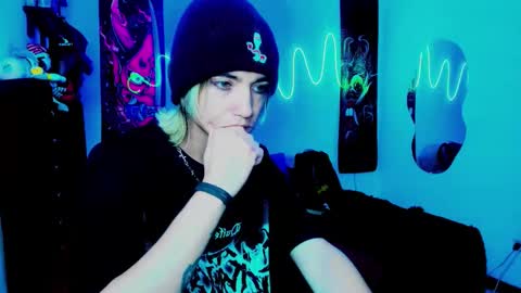 xzerox_ online show from September 10, 2:43 am