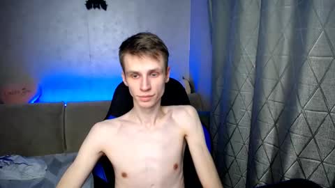 Snapshot of yes_cute_boy_ chatting on March 6, 6:05 pm Eden online show from March 6, 6:05 pm