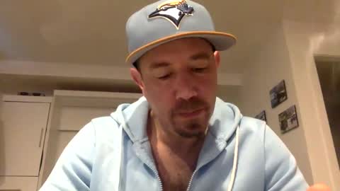 Snapshot of yesplesae chatting on March 9, 4:33 pm yesplesae online show from March 9, 4:33 pm