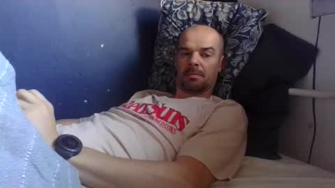 yewloo online show from October 5, 6:06 am