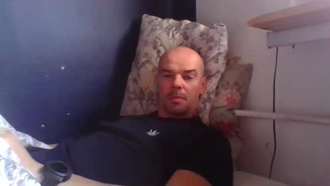 yewloo online show from October 25, 6:04 am