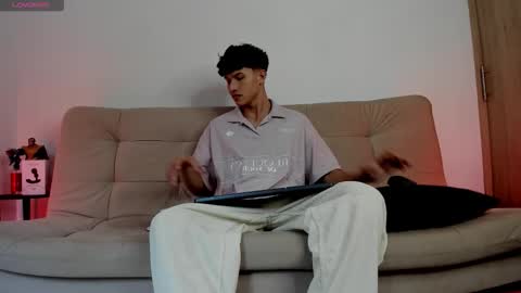 yizus_bonz online show from November 6, 10:24 pm