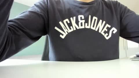 Snapshot of yoda130305 chatting on February 17, 4:04 pm yoda130305 online show from February 17, 4:04 pm