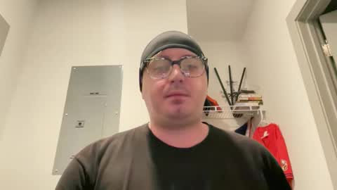 yogasmokedog69 online show from April 30, 2:40 am