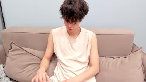 your_shy_guy online show from November 24, 5:52 am