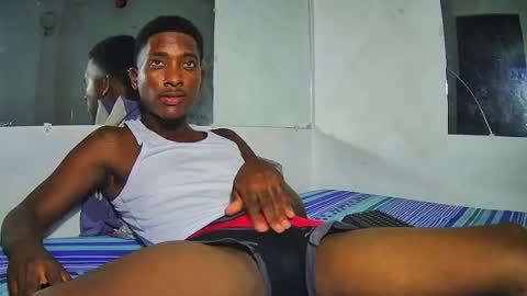 Yourdaddy2005 online show from April 23, 10:53 am