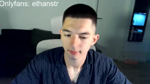 Snapshot of yourethan chatting on September 23, 6:40 pm yourethan online show from September 23, 6:40 pm