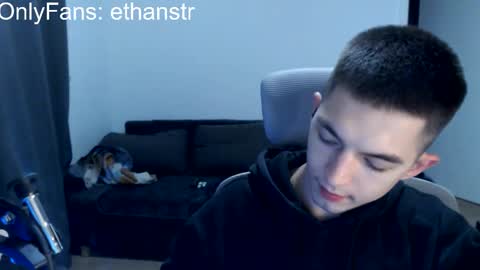 Snapshot of yourethan chatting on October 14, 7:43 pm yourethan online show from October 14, 7:43 pm