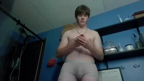 YoungPhysique05 online show from October 19, 9:40 pm