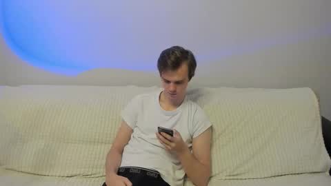 Yue Lang and Samm online show from December 4, 7:10 pm