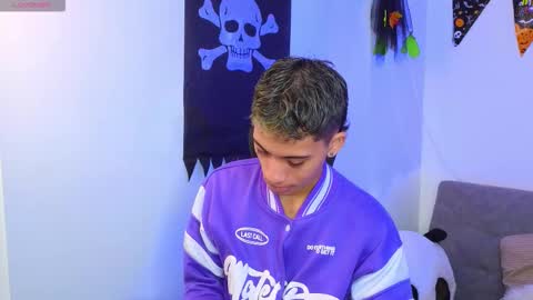 Snapshot of yulian_vasquez chatting on October 22, 12:31 pm yulian_vasquez online show from October 22, 12:31 pm