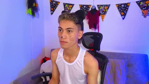 yulian_vasquez online show from October 31, 1:14 pm