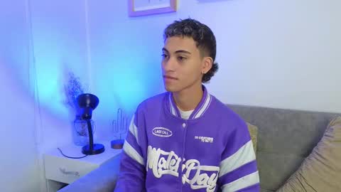 yulian_vasquez online show from December 1, 12:30 pm