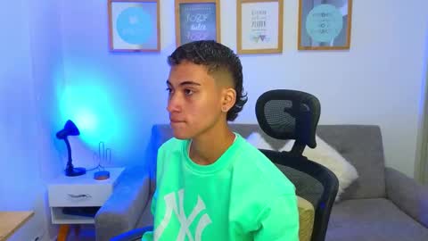 yulian_vasquez online show from January 10, 12:53 pm