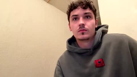 yungstudbev online show from October 4, 1:32 am