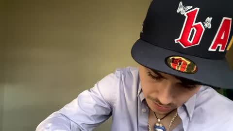 yungstudbev online show from January 26, 1:47 pm