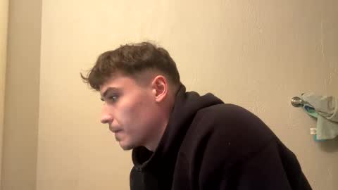 yungstudbev online show from December 15, 8:47 pm