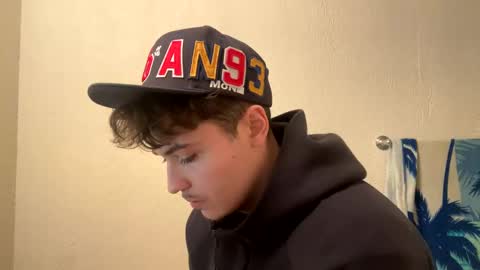 yungstudbev online show from January 3, 9:26 pm