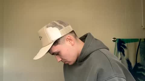 yungstudbev online show from February 18, 9:09 pm