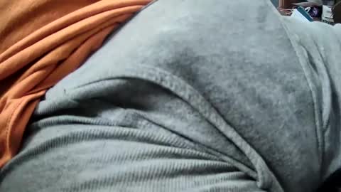 yuppers1234 online show from December 5, 3:39 pm