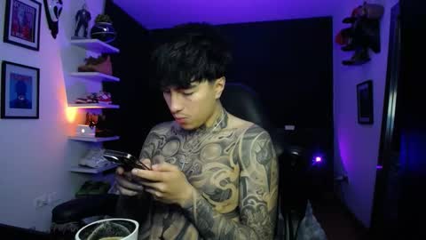 zac_muller1 online show from November 29, 9:33 am