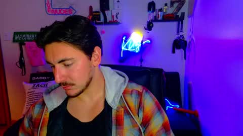 Snapshot of zach_rhyder chatting on October 27, 12:24 am Zach Rhyder online show from October 27, 12:24 am