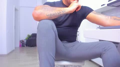 Snapshot of zackconnorsx chatting on October 24, 8:54 pm Zack online show from October 24, 8:54 pm