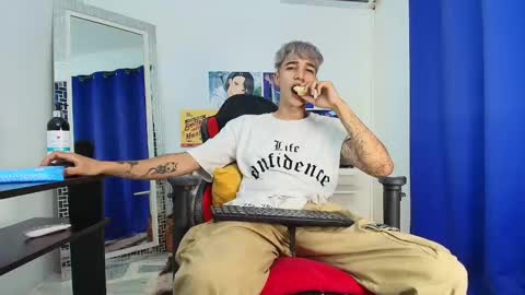 zack online show from March 10, 8:23 pm