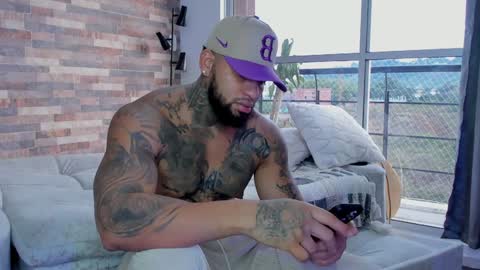 INSTAGRAM yormanfit7 online show from January 13, 11:30 am