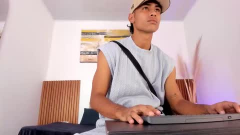 Zander online show from December 20, 12:56 pm