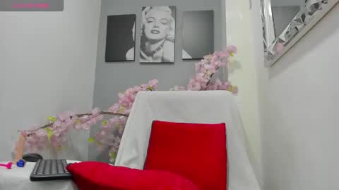 zane_cross online show from October 15, 12:46 pm