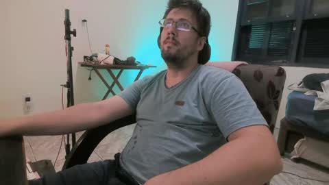 pervboy online show from April 19, 1:05 am