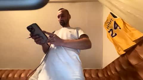 Snapshot of zervale chatting on September 16, 2:34 am zervale online show from September 16, 2:34 am