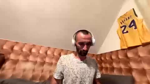 Snapshot of zervale chatting on September 22, 9:14 pm zervale online show from September 22, 9:14 pm